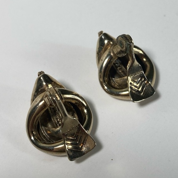 Gold Tone signed Sperry clip on earrings - Picture 4 of 4
